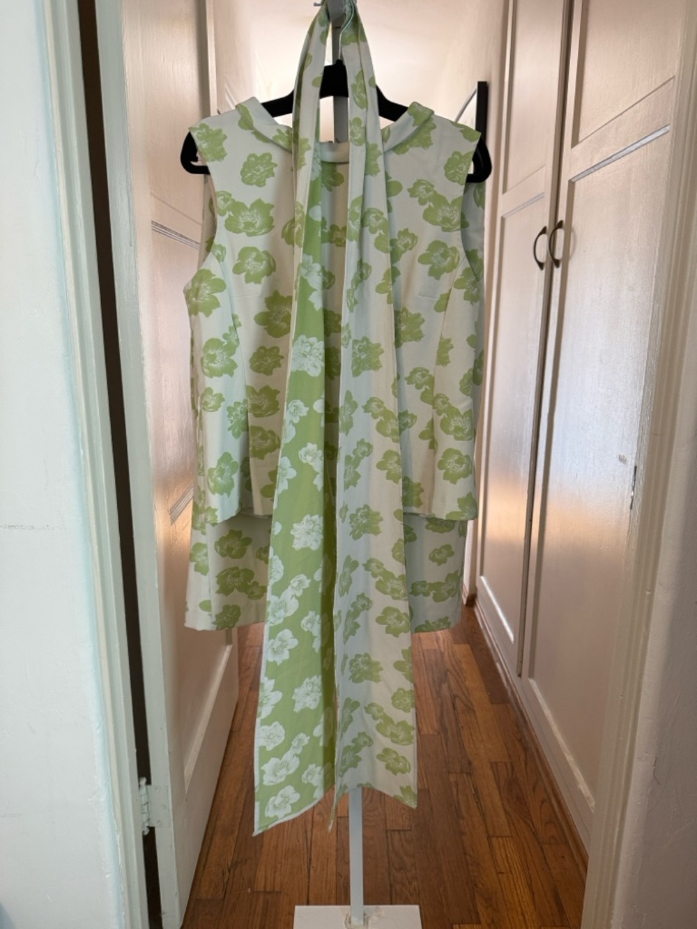 eva mendes for New York & Company Green and White Floral Blouse & Skirt set